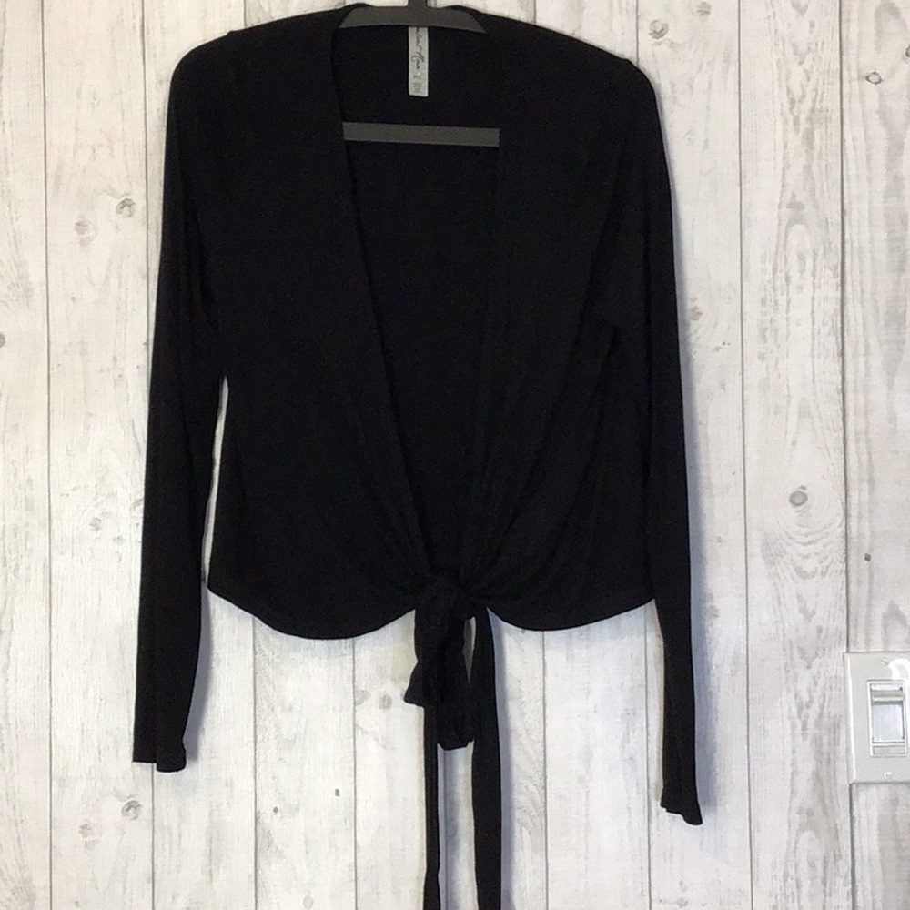 Women’s S Black Velvet Rose Post Yoga Top